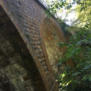 Balade sur le viaduc de la Voie du Tacot Beaujolais