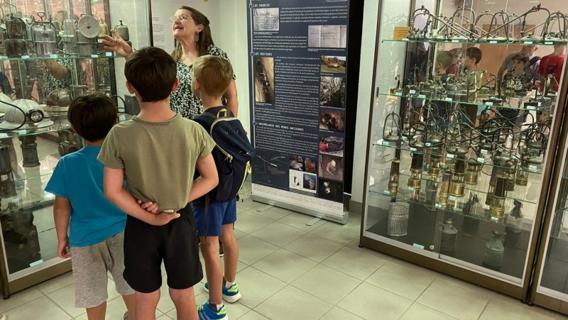 Visite du Musée de la mine à Saint Pierre-Lapalud avec des enfants